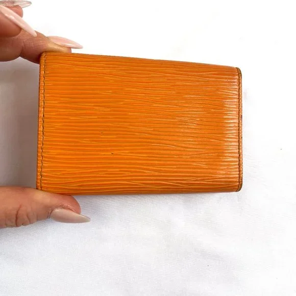 Auc Louis Vuitton VINTAGE Yellow Epi Leather 4Key Holder Case CA0044 - Picture 11 of 14